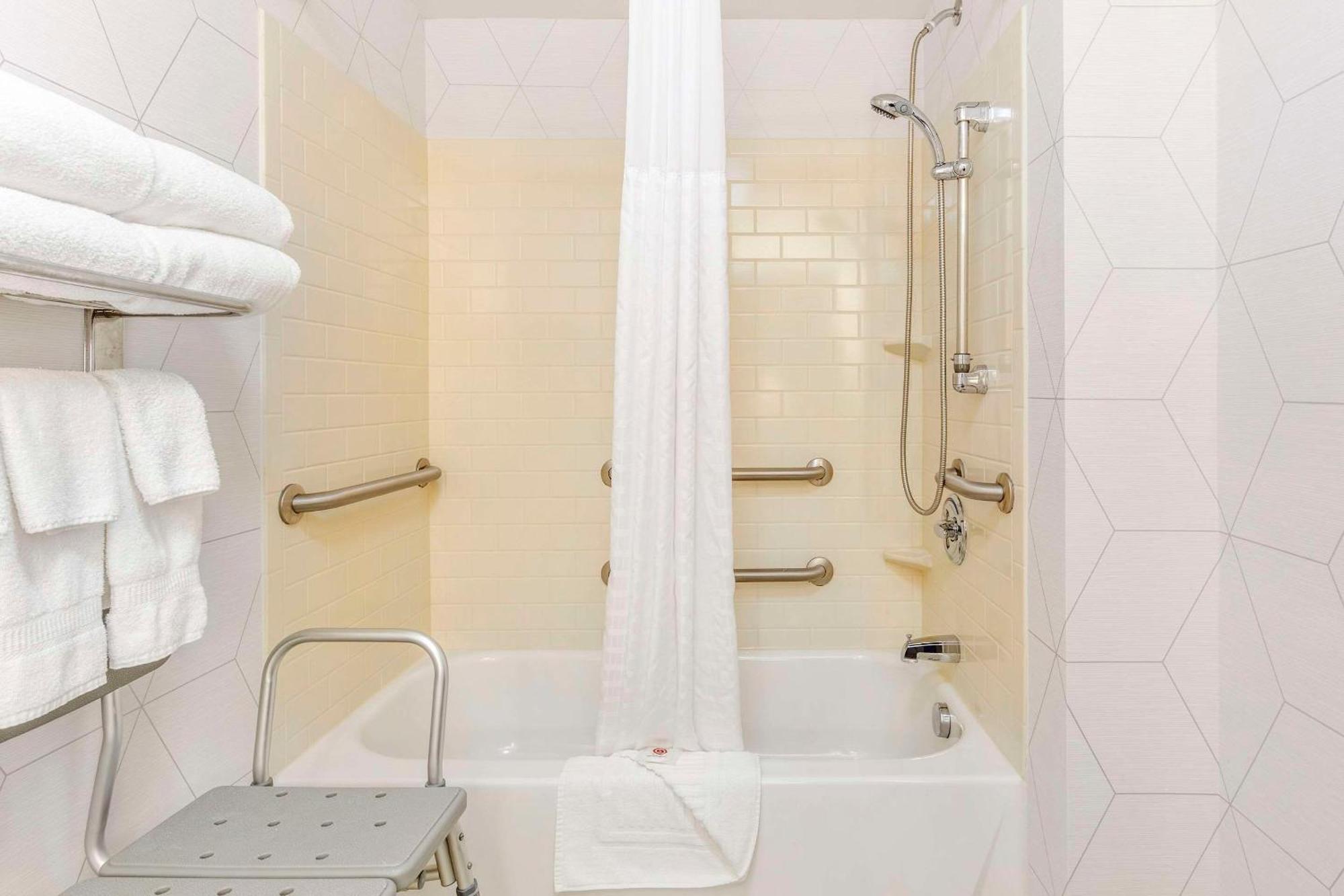 Comfort Suites Whitsett - Greensboro East Bagian luar foto