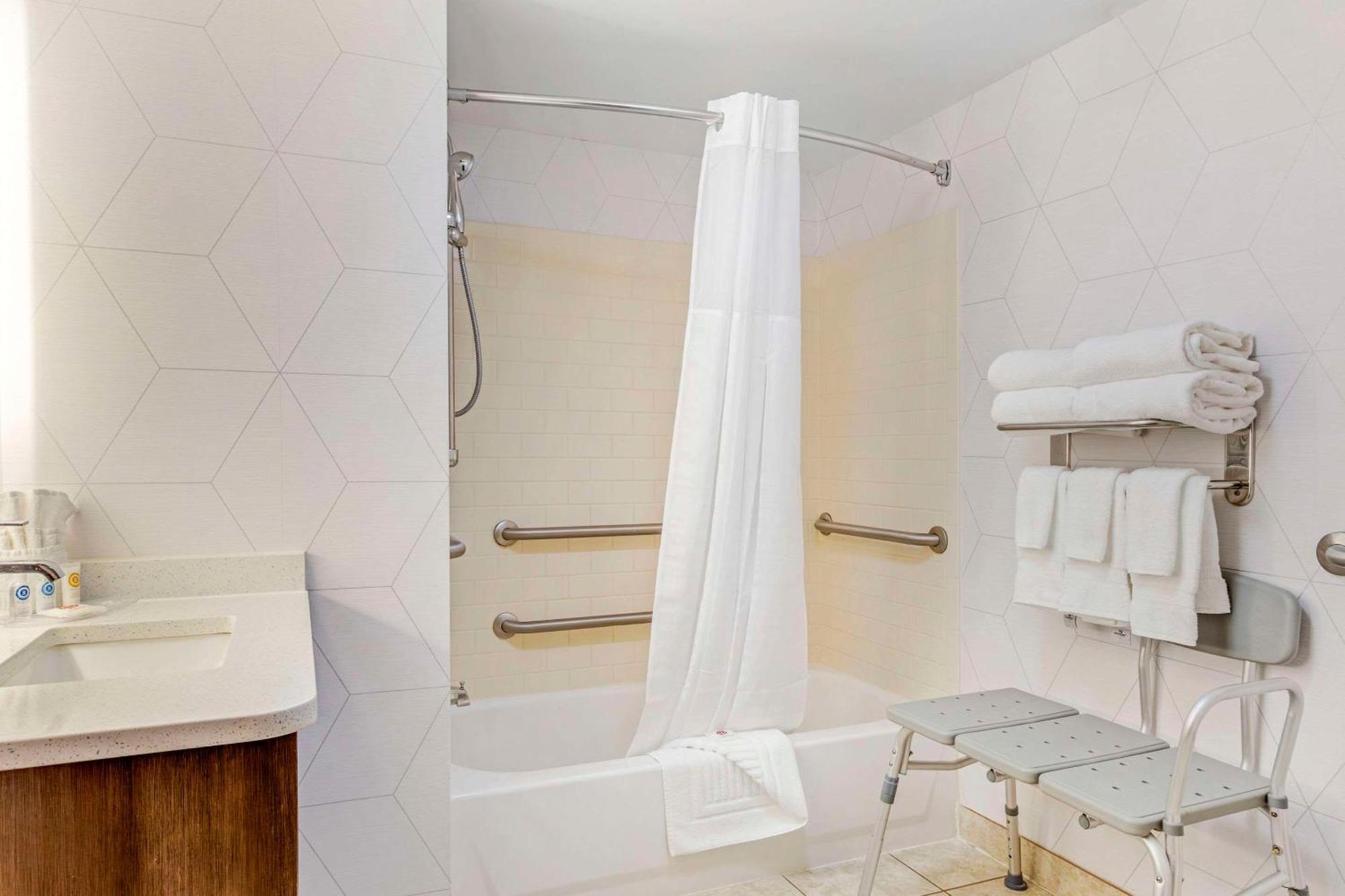 Comfort Suites Whitsett - Greensboro East Bagian luar foto
