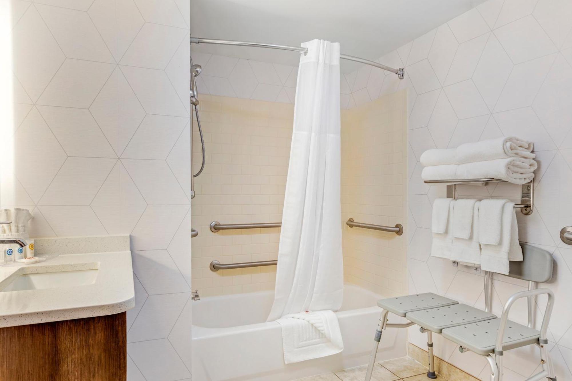 Comfort Suites Whitsett - Greensboro East Bagian luar foto