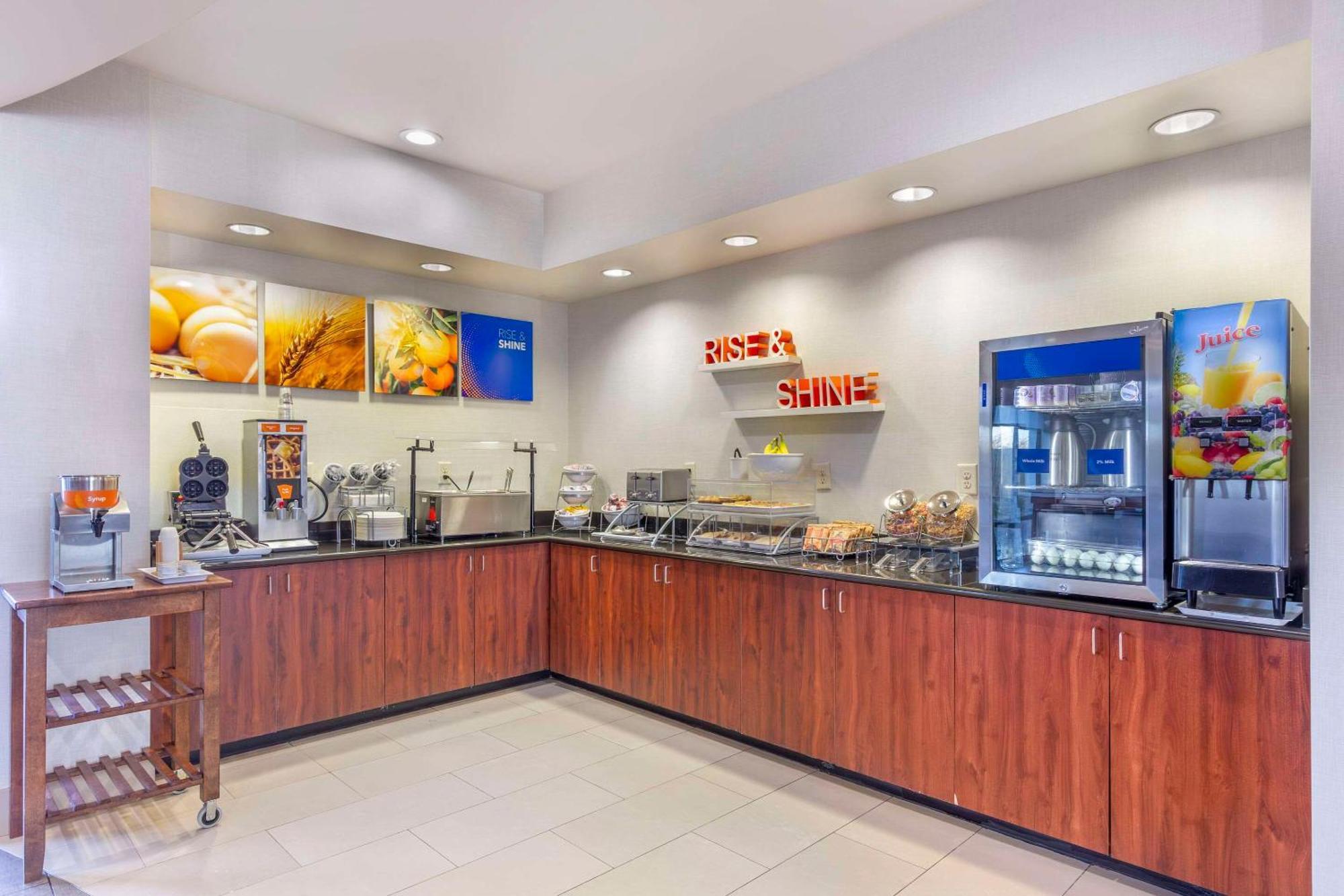 Comfort Suites Whitsett - Greensboro East Bagian luar foto