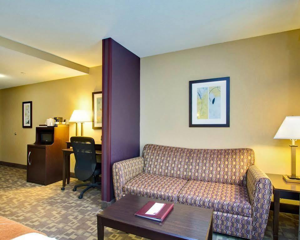 Comfort Suites Whitsett - Greensboro East Bagian luar foto